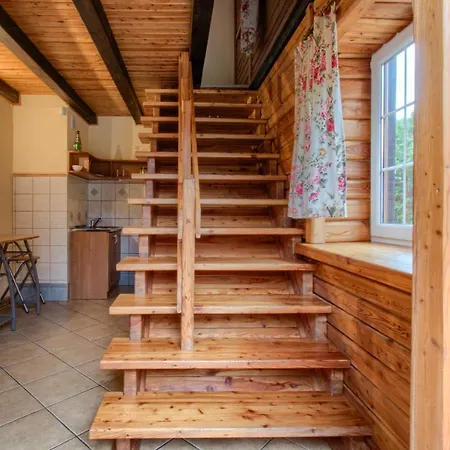 Homestay Marina Lester House *