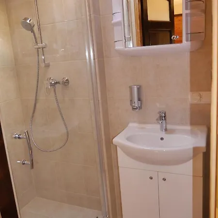 Marina Lester House Pansiyon